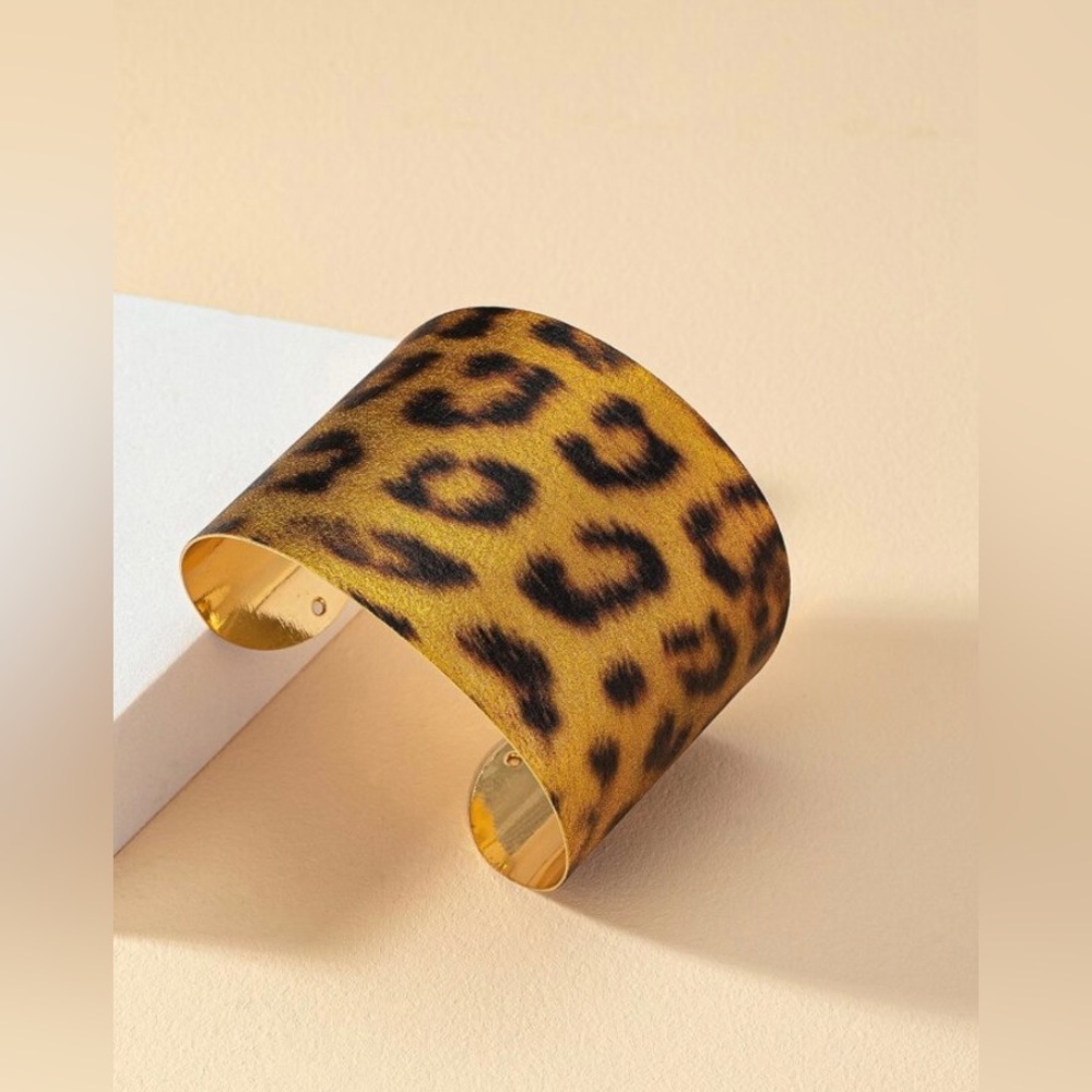 NWT Animal Print Cuff Bracelet
